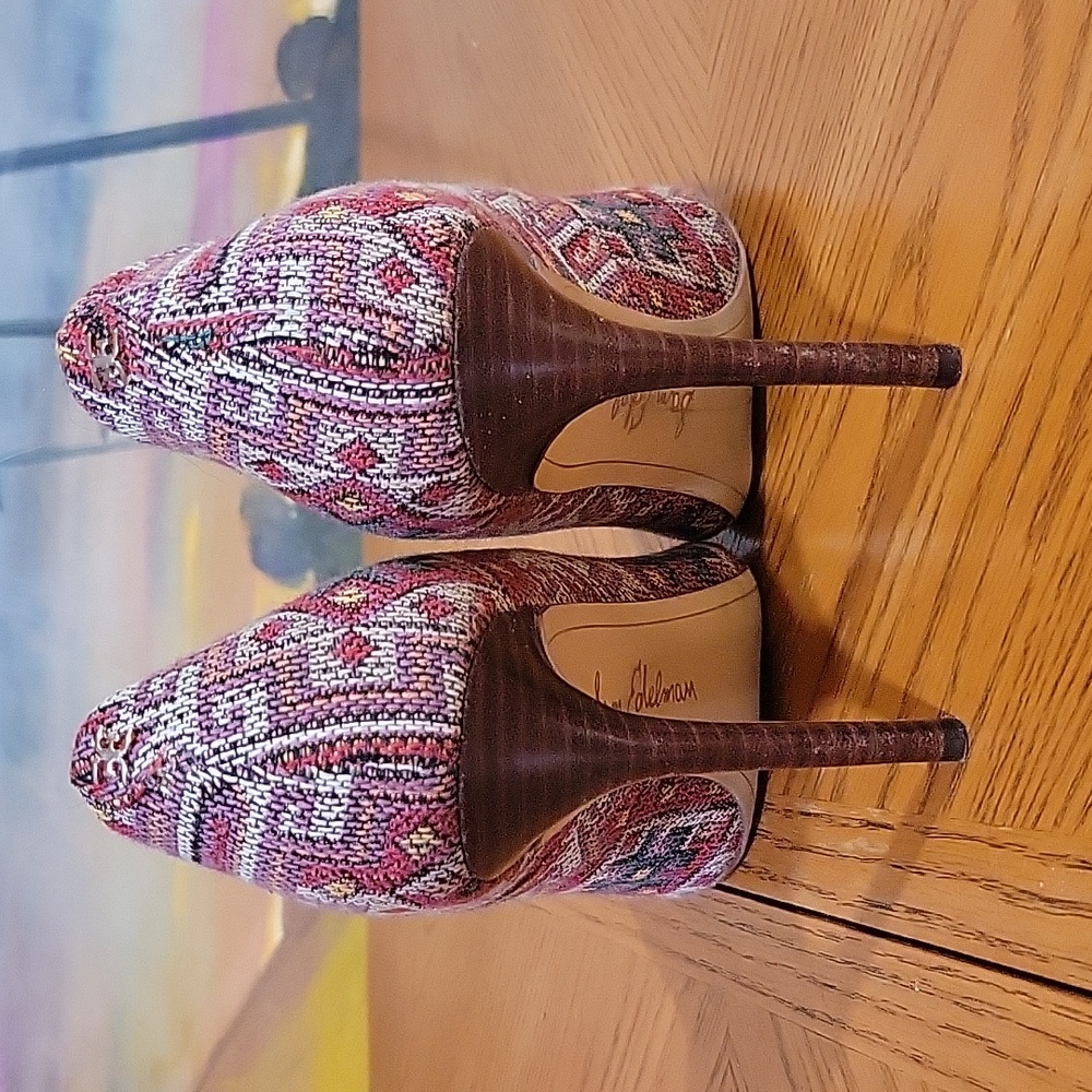 Sam Edelman Aztec Pattern Pumps Size 9 - Picture 3 of 8